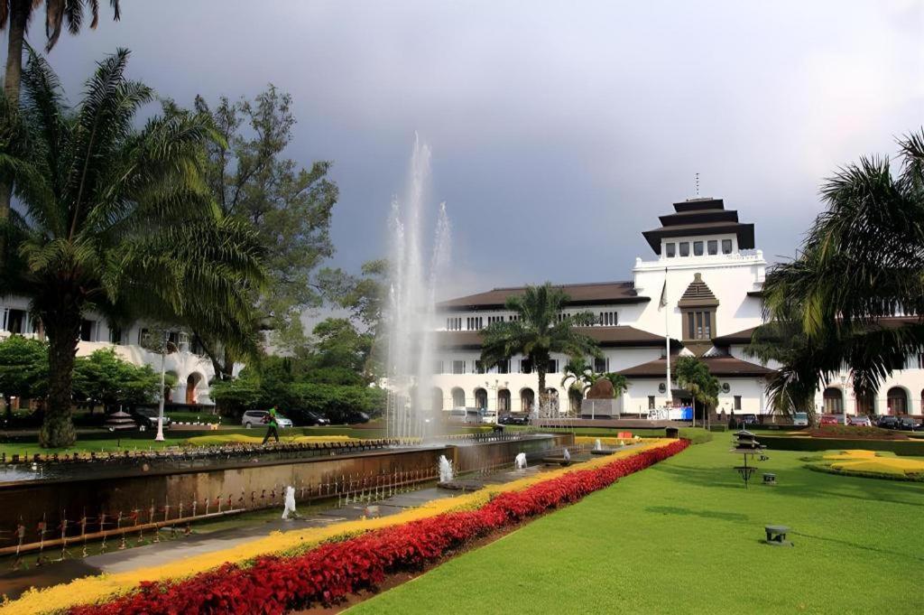 Indies Hotel Bandung Dış mekan fotoğraf